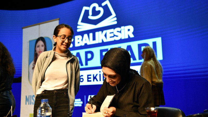 Kitap Fuarı’na ziyaretçi akını