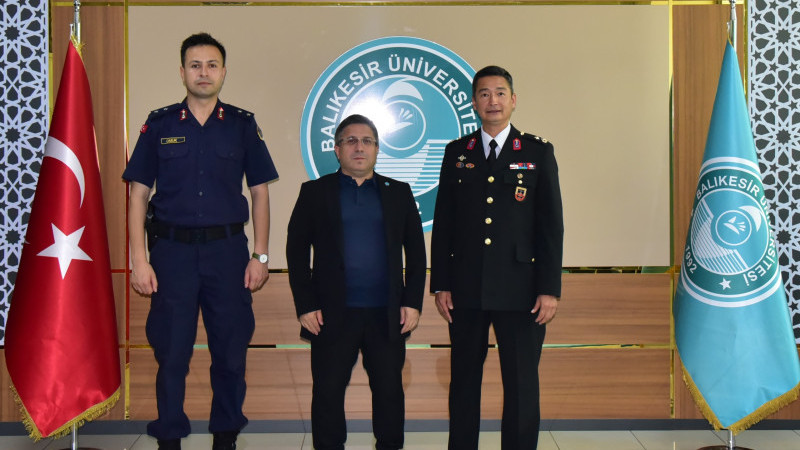 Altıeylül İlçe Jandarma Komutanı J. Binbaşı Ahmet Seyhun’dan Rektör Oğurlu’ya Ziyaret